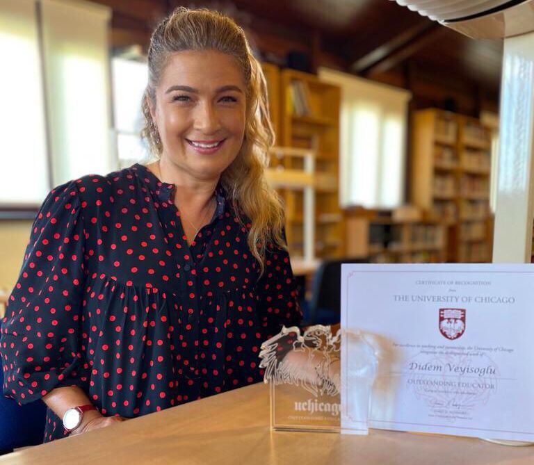 The University of Chicago “Outstanding Educator” Sertifikası
